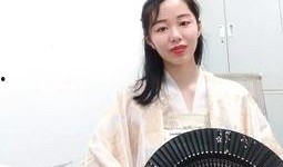 忘了吃瓜她进娱乐圈,意外踏入娱乐圈，开启璀璨星途